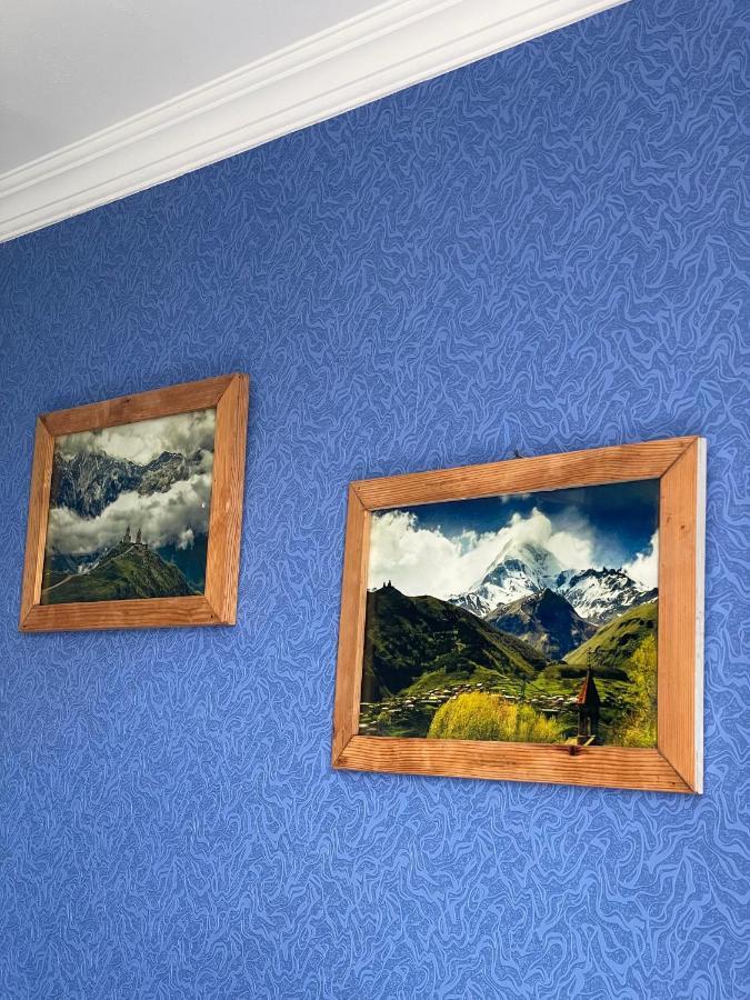 Piligrim Kazbegi Hotell Eksteriør bilde