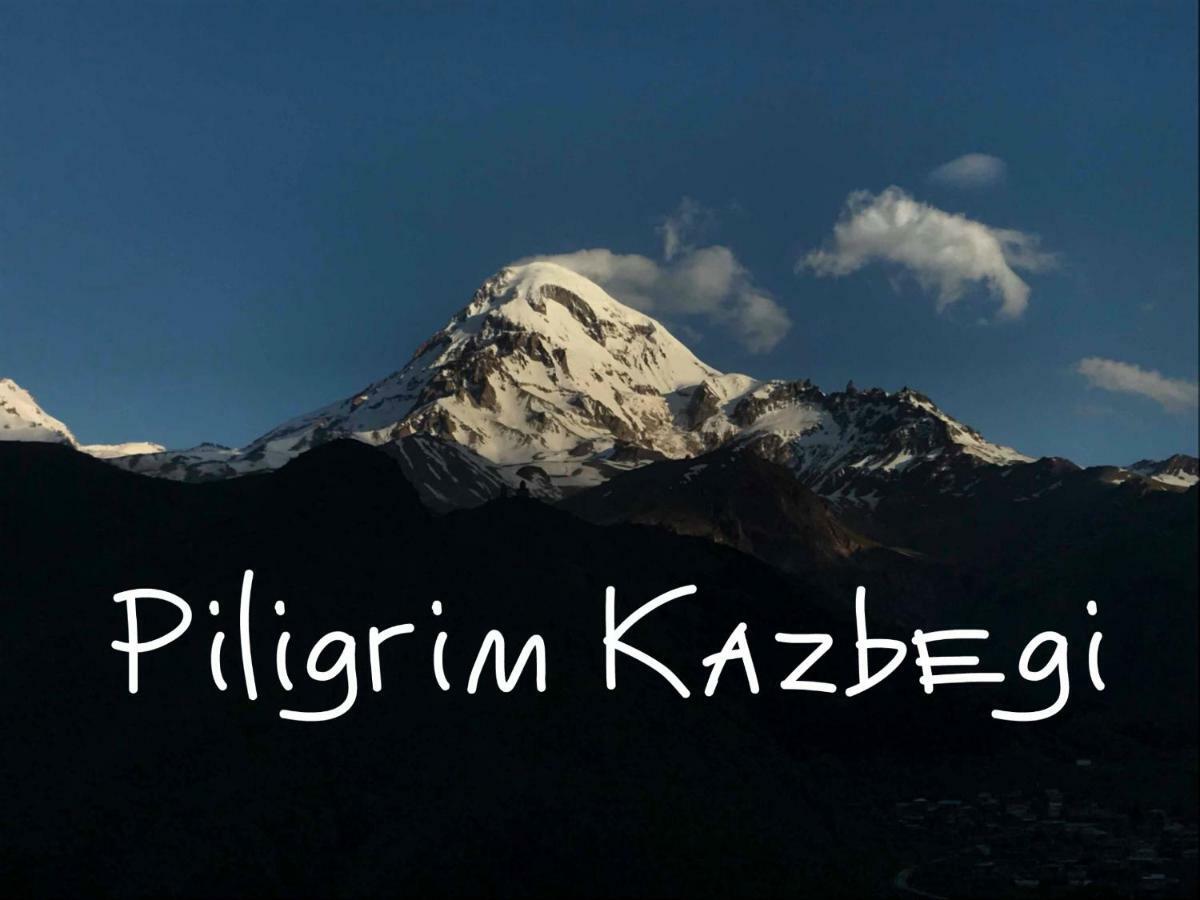 Piligrim Kazbegi Hotell Eksteriør bilde
